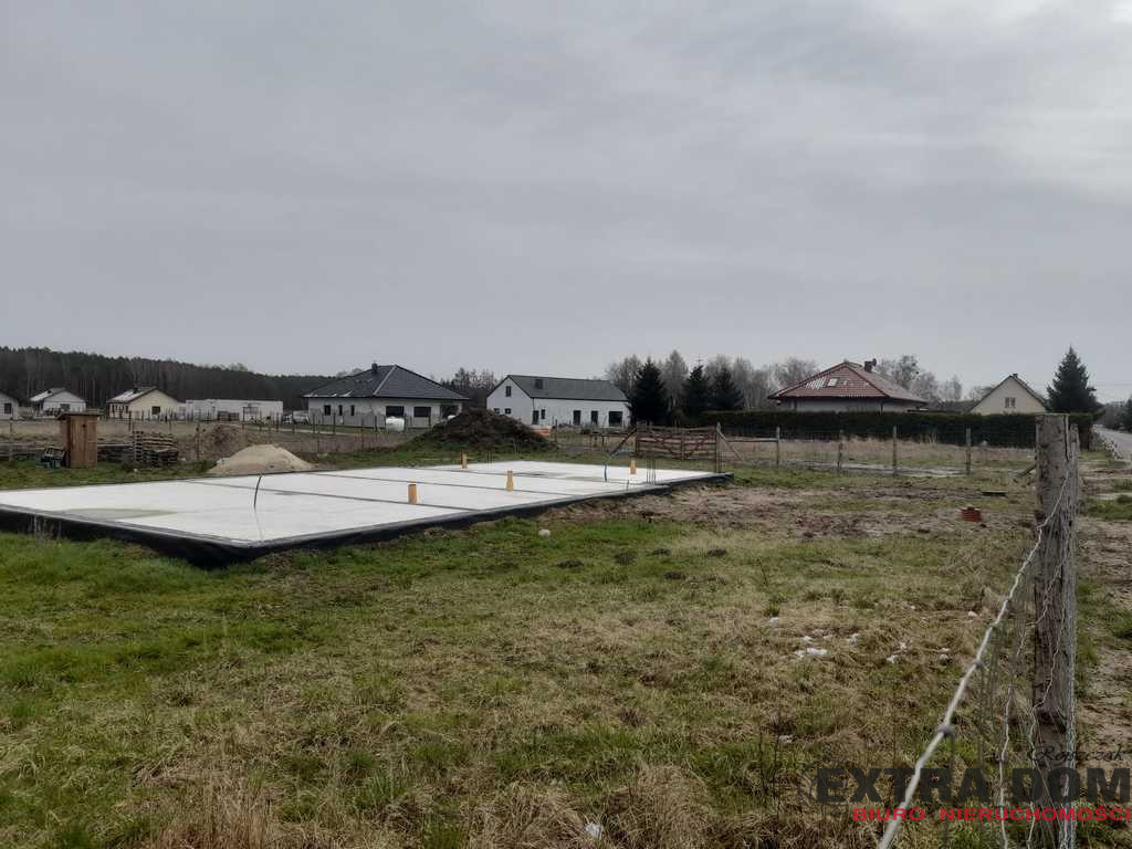 Działka na sprzedaż